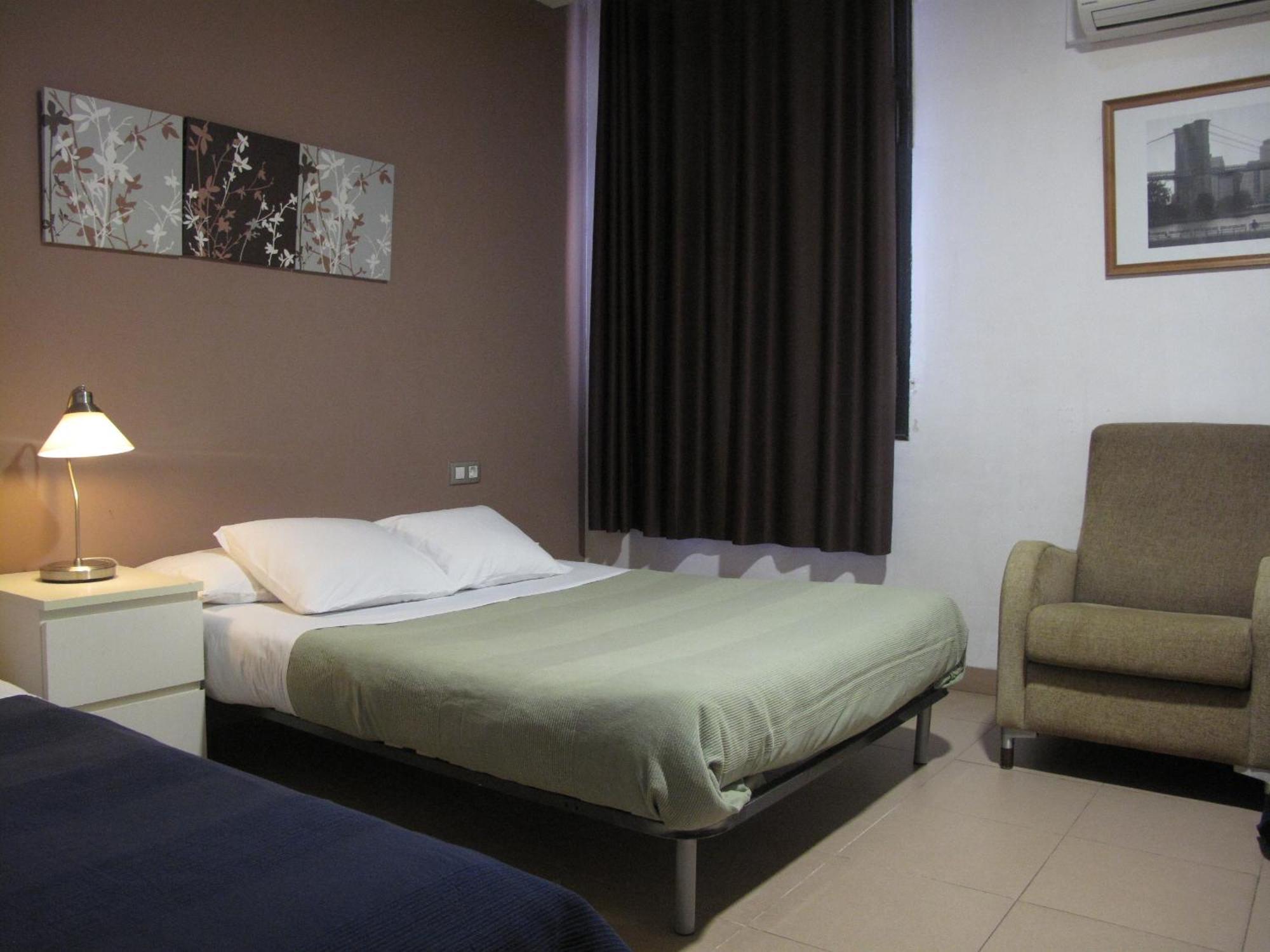 Hostal Lk Barcelona Bagian luar foto