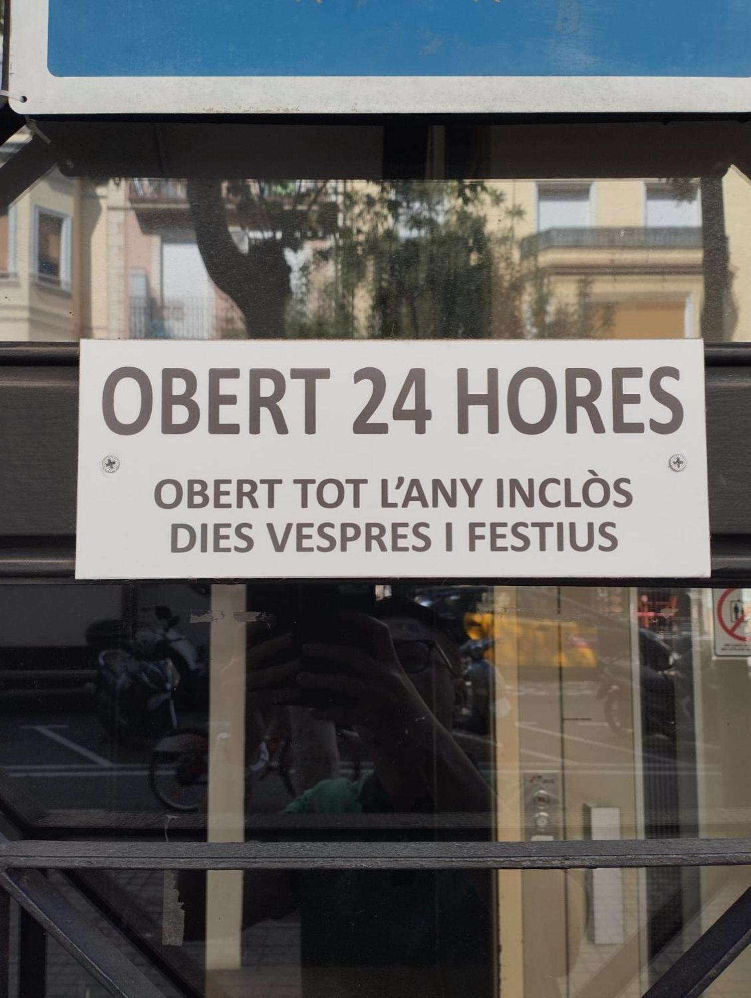 Hostal Lk Barcelona Bagian luar foto
