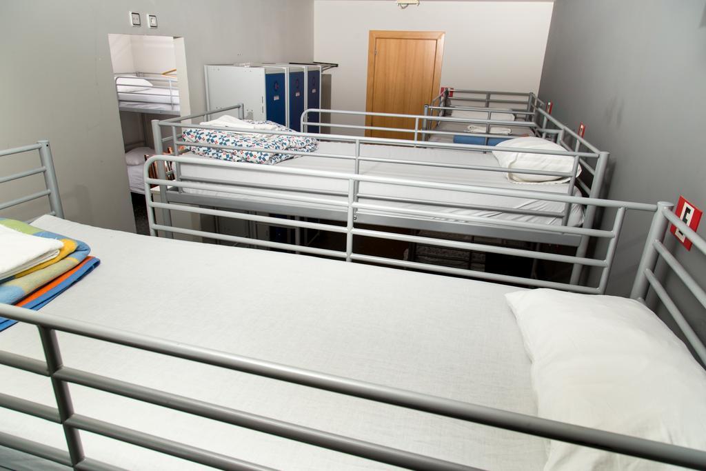 Hostal Lk Barcelona Bagian luar foto
