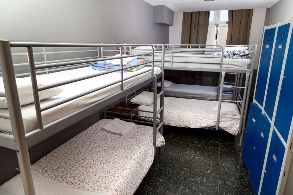 Hostal Lk Barcelona Bagian luar foto