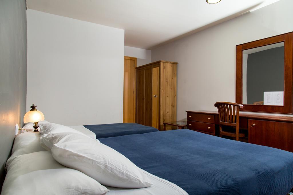 Hostal Lk Barcelona Bagian luar foto