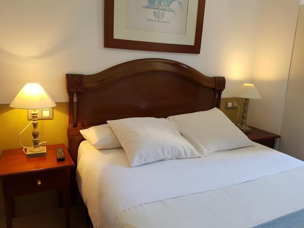 Hostal Lk Barcelona Bagian luar foto