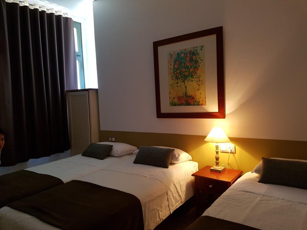 Hostal Lk Barcelona Bagian luar foto